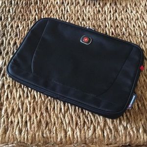 Wenger laptop/tablet case. Soft sided.